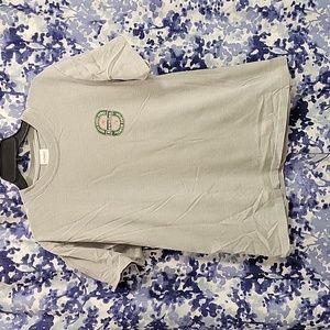 Great Condition Hawaiian T-Shirt with imitation logo to Heineken 🌈